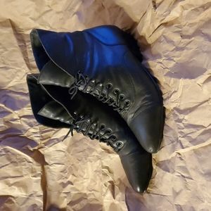 Black Leather Ankle Boots. Size 6. PRICED TO SELL!